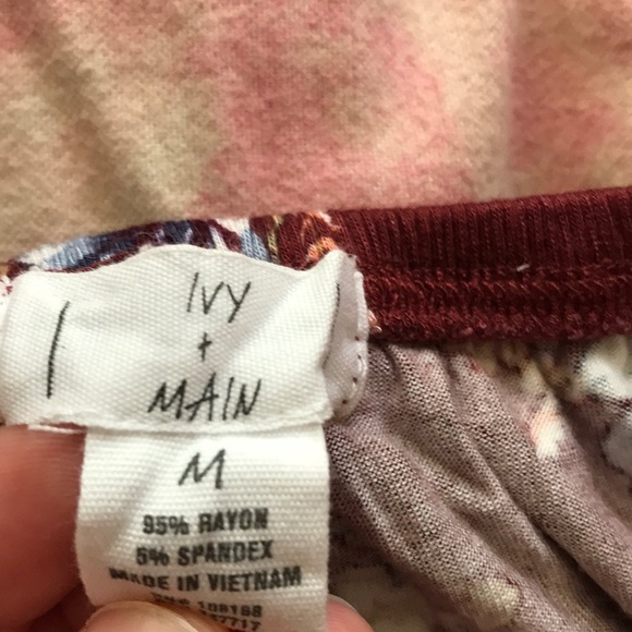 Off the Shoulder Floral Top - Picture 2 of 3